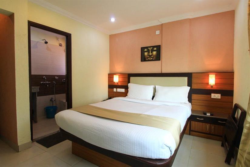Moments Hotel Kolkata Bagian luar foto